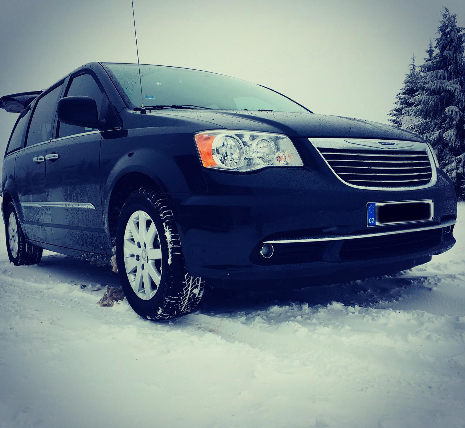 Chrysler town country v